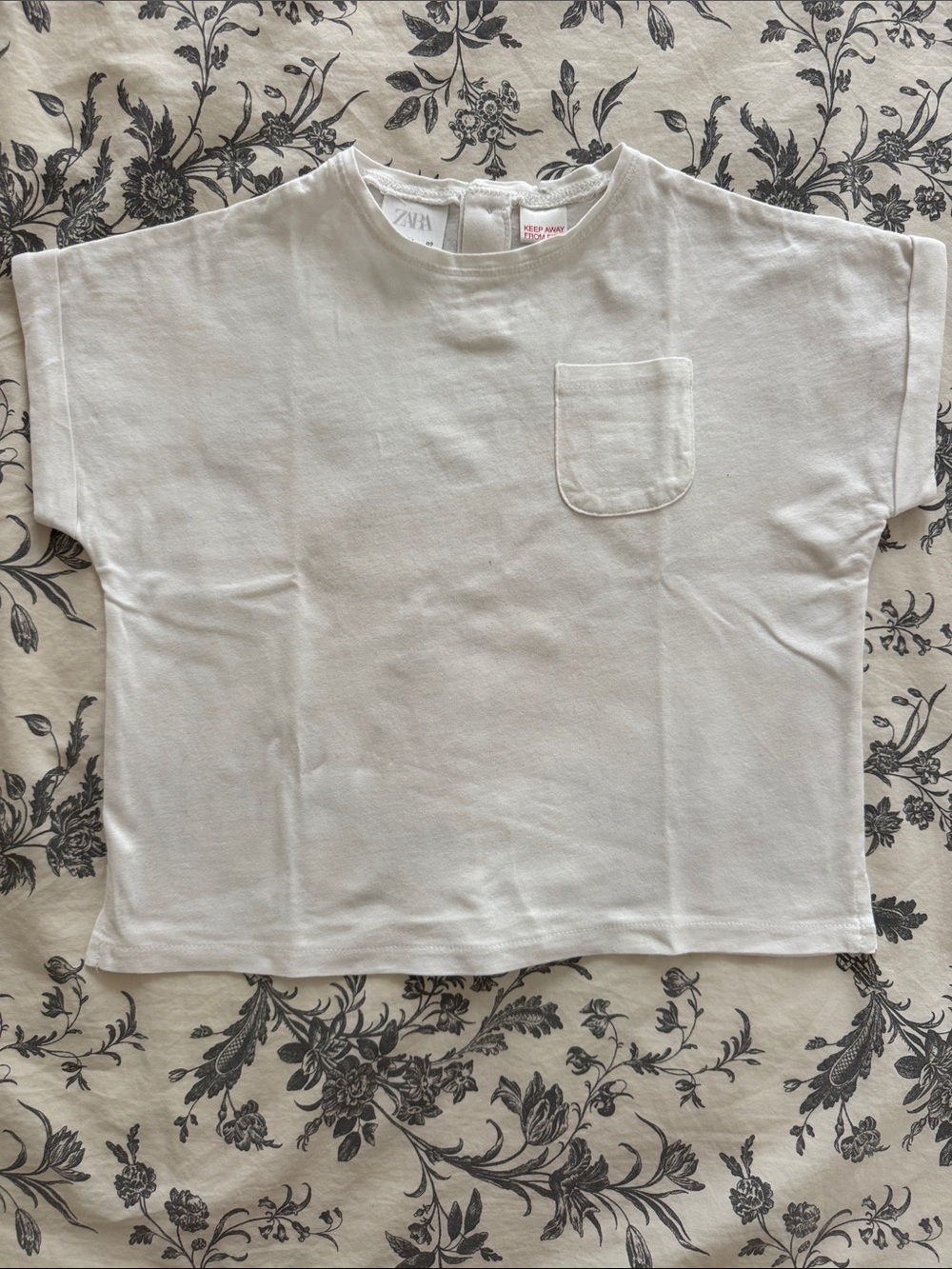 Zara Kids white/Cream Short Sleeve Tee shirt with chest Pocket